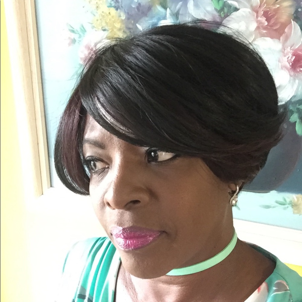 Short Bob - Picture 5 of 8